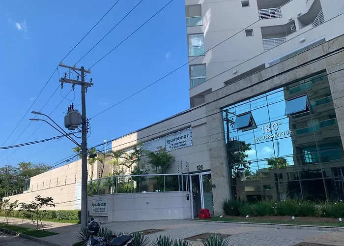 Apartamento Alto Padrão / prédio com piscina e quadra. Guarujá